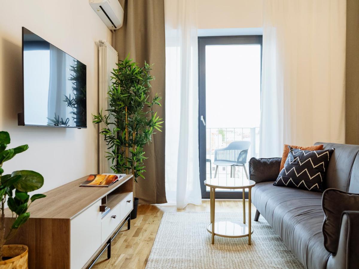 Sunny 2Br Flat - Top Location - Amazing Balcony Bükreş Dış mekan fotoğraf